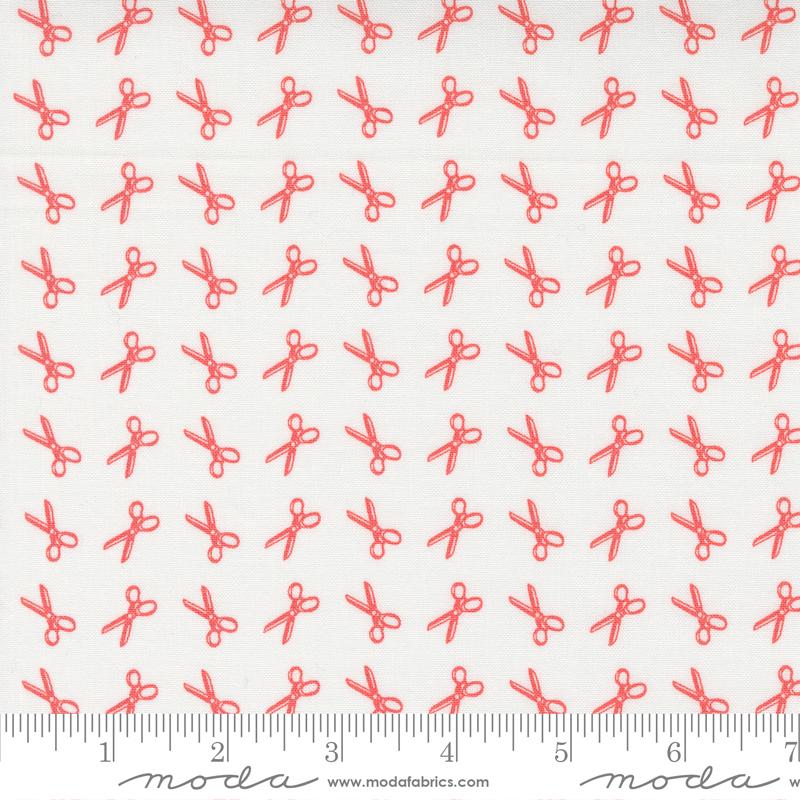 Linen Cupboard Chantilly Strawb 20483 11 Moda #1
