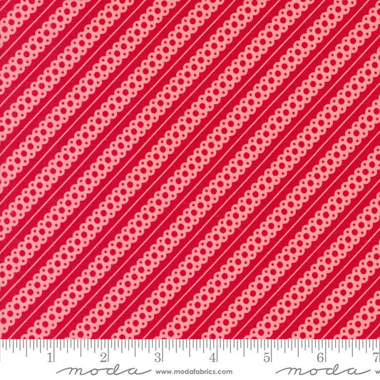Kitty Christmas Berry 31205 12 Moda #1