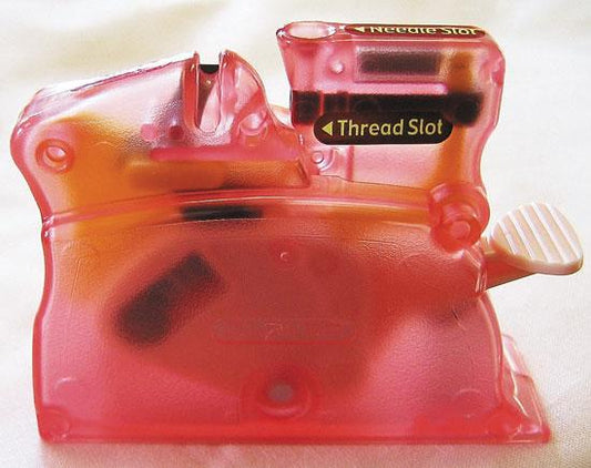 Clover Desk Needle Threader Pink